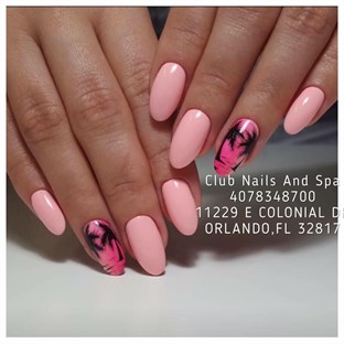 Club Nails and Spa in Orlando