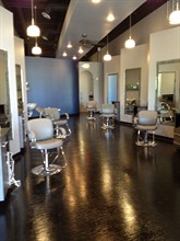 Bladez Salon SPA in Elgin