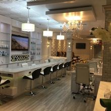 LV Nail Bar in Naples