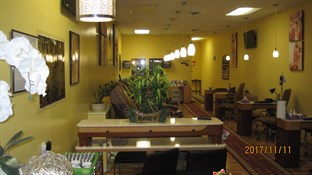 V Nails spa in Jamestown