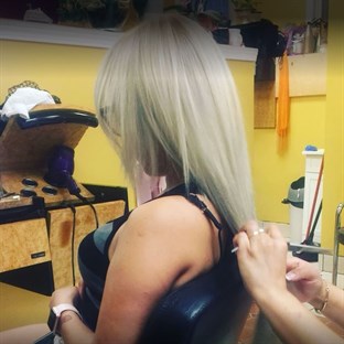 Alba's Beauty Salon in Bridgeport